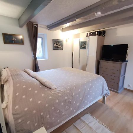 Le Rez De Jardin Apartment Honfleur Ngoại thất bức ảnh